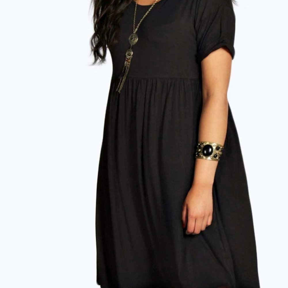 NWOT BooHoo+ Black 2X|3X Short Sleeve Dress